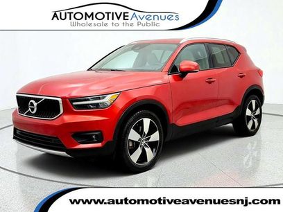 Used 2021 Volvo XC40 T5 Momentum w/ Premium Package
