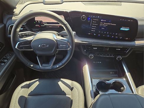 Used 2025 Chevrolet Tahoe Z71 w/ Comfort Package AWD/4WD image 20