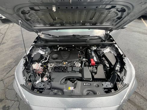 Used 2022 Toyota RAV4 XLE Premium AWD/4WD image 16