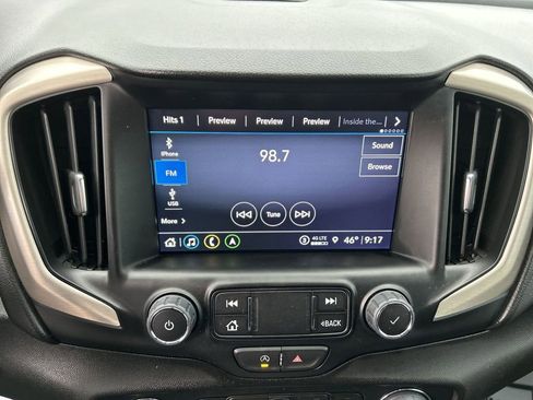 Used 2024 GMC Terrain Denali image 22