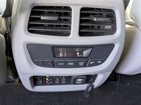 Used 2017 Honda Pilot Touring image 17