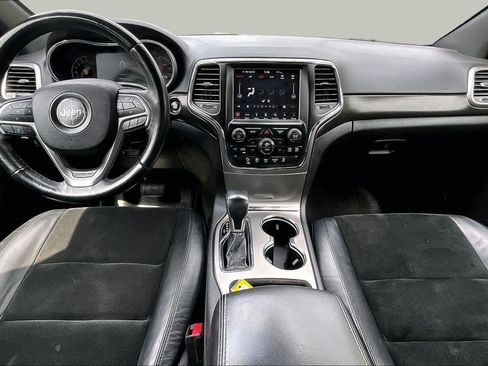 Used 2018 Jeep Grand Cherokee Altitude AWD/4WD image 16