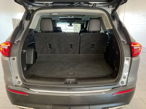 Used 2019 Buick Enclave Avenir w/ Avenir Technology Package FWD image 17