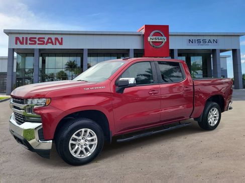 Used 2022 Chevrolet Silverado 1500 LT AWD/4WD image 5