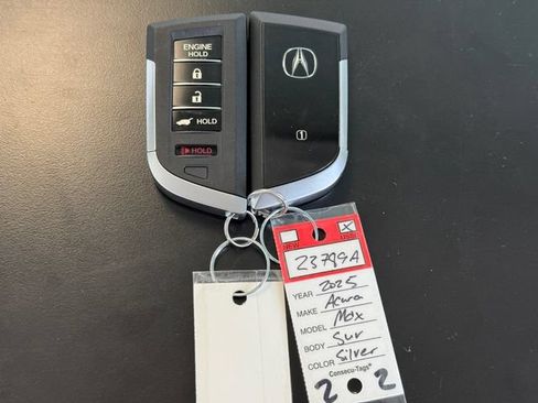 Used 2025 Acura MDX SH-AWD w/ Technology Package image 31