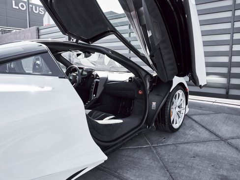 Used 2024 McLaren 750S image 28