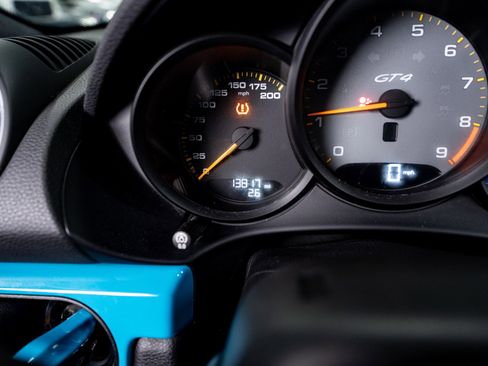 Used 2021 Porsche 718 Cayman GT4 RWD image 72