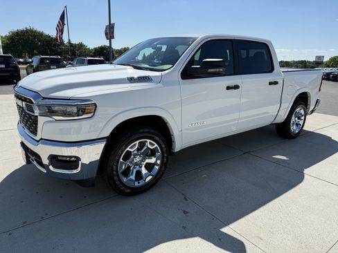 Used 2026 RAM 1500 Big Horn AWD/4WD image 4