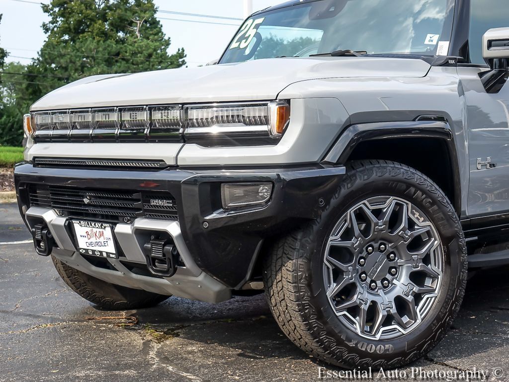 Used 2025 GMC Hummer EV 3X AWD/4WD image 3