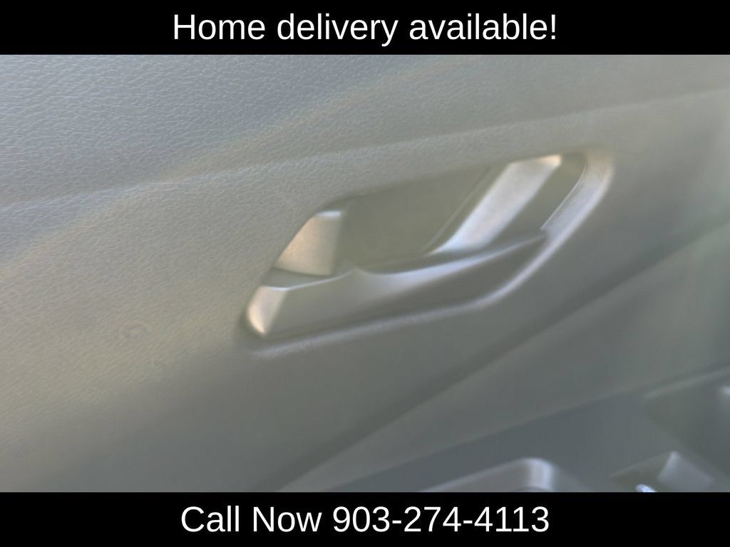 Used 2025 Nissan Pathfinder SV FWD image 15