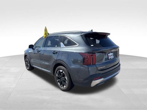 Used 2024 Kia Sorento S FWD image 8