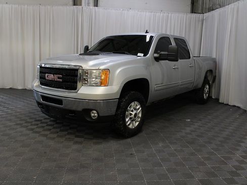 Used 2011 GMC Sierra 2500 SLT w/ Snow Plow Prep Package image 29