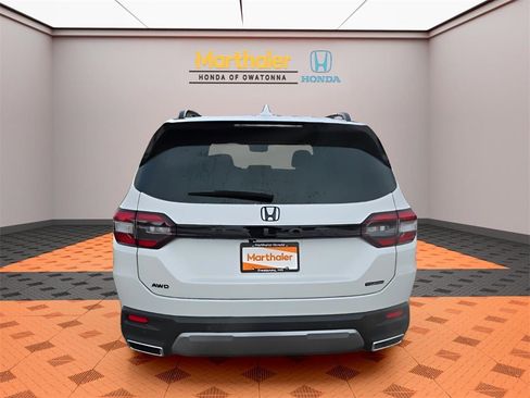 New 2026 Honda Pilot Touring image 4