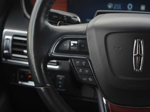 Used 2024 Lincoln Navigator Reserve AWD/4WD image 17