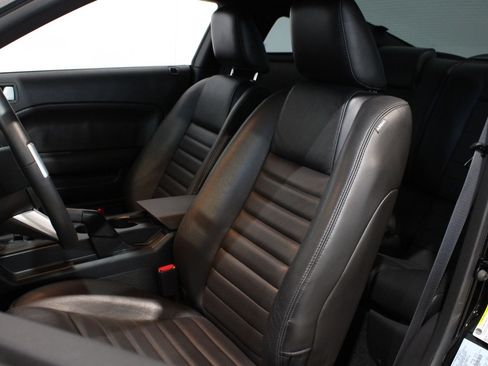 Used 2007 Ford Mustang GT RWD image 7