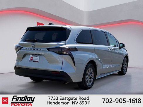 Certified 2025 Toyota Sienna LE FWD image 3