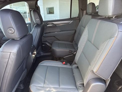 New 2026 GMC Acadia AT4 image 6