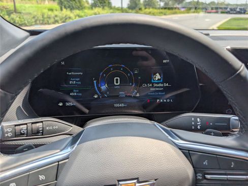 Used 2025 Chevrolet Equinox LT FWD image 29