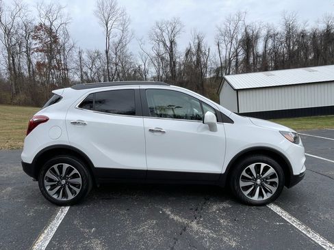 Certified 2021 Buick Encore Preferred image 2
