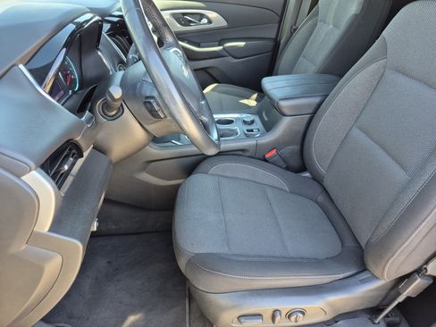 Used 2022 Chevrolet Traverse LT w/ LPO, Cargo Package AWD/4WD image 16