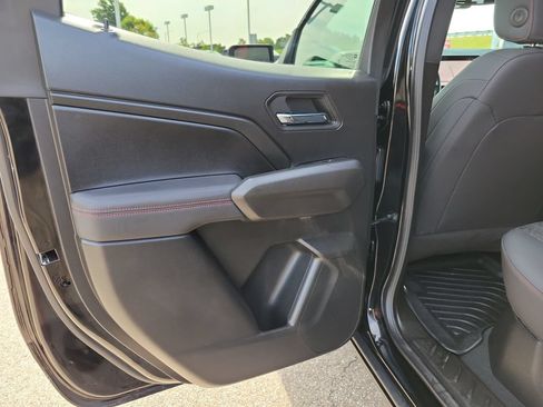 Used 2024 Chevrolet Colorado Z71 w/ Z71 Convenience Package 2 AWD/4WD image 14