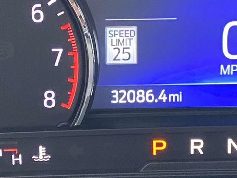 Used 2022 Ford Explorer XLT w/ Equipment Group 202A image 65