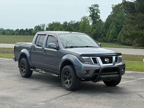Used 2019 Nissan Frontier PRO-4X AWD/4WD image 1