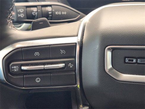 Certified 2025 GMC Yukon Denali image 21