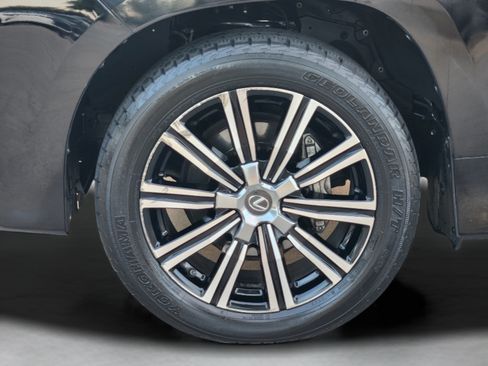 Used 2021 Lexus LX 570 4WD w/ Luxury Package image 38