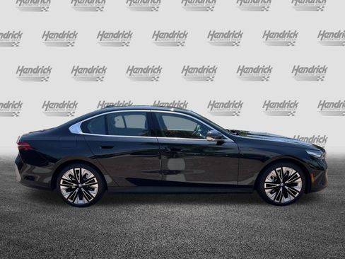 Certified 2025 BMW 530i RWD image 11