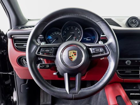 Certified 2023 Porsche Macan AWD/4WD image 21