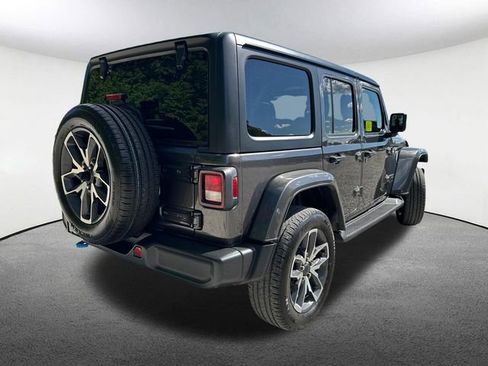 Used 2024 Jeep Wrangler Unlimited w/ Convenience Group AWD/4WD image 13