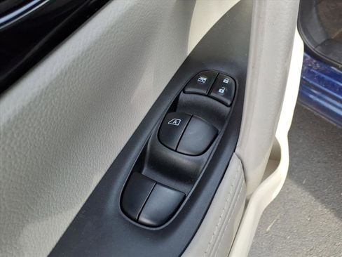 Used 2022 Nissan Rogue Sport SL image 9