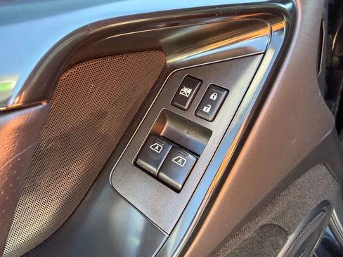 Used 2019 Nissan GT-R Premium w/ Premium Interior Package image 32