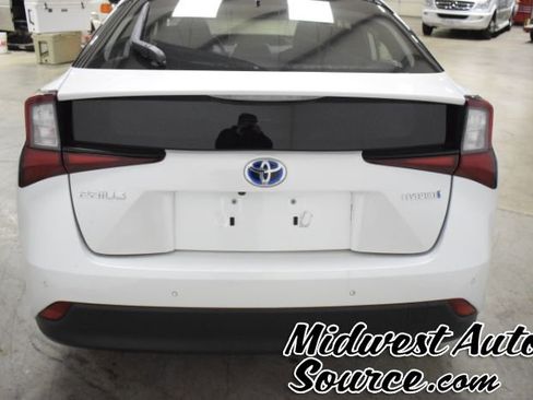 Used 2022 Toyota Prius L Eco image 4