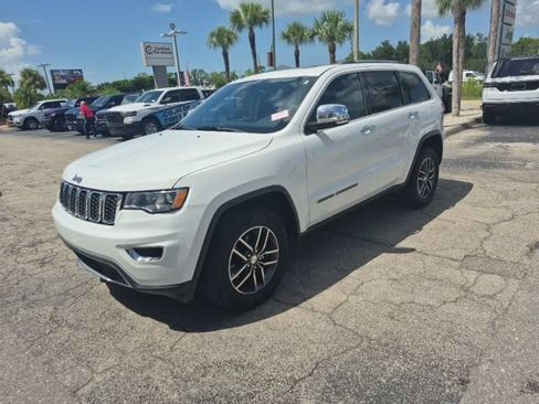 Used 2018 Jeep Grand Cherokee Limited AWD/4WD image 2