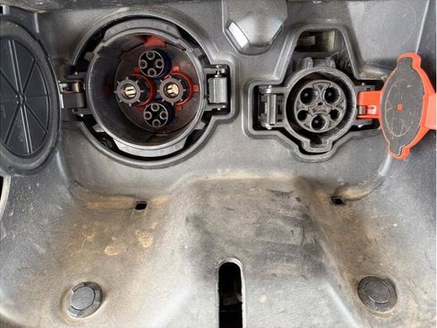 Used 2016 Nissan Leaf SV image 30