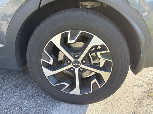 Used 2025 Kia Sportage EX w/ Premium Package FWD image 10