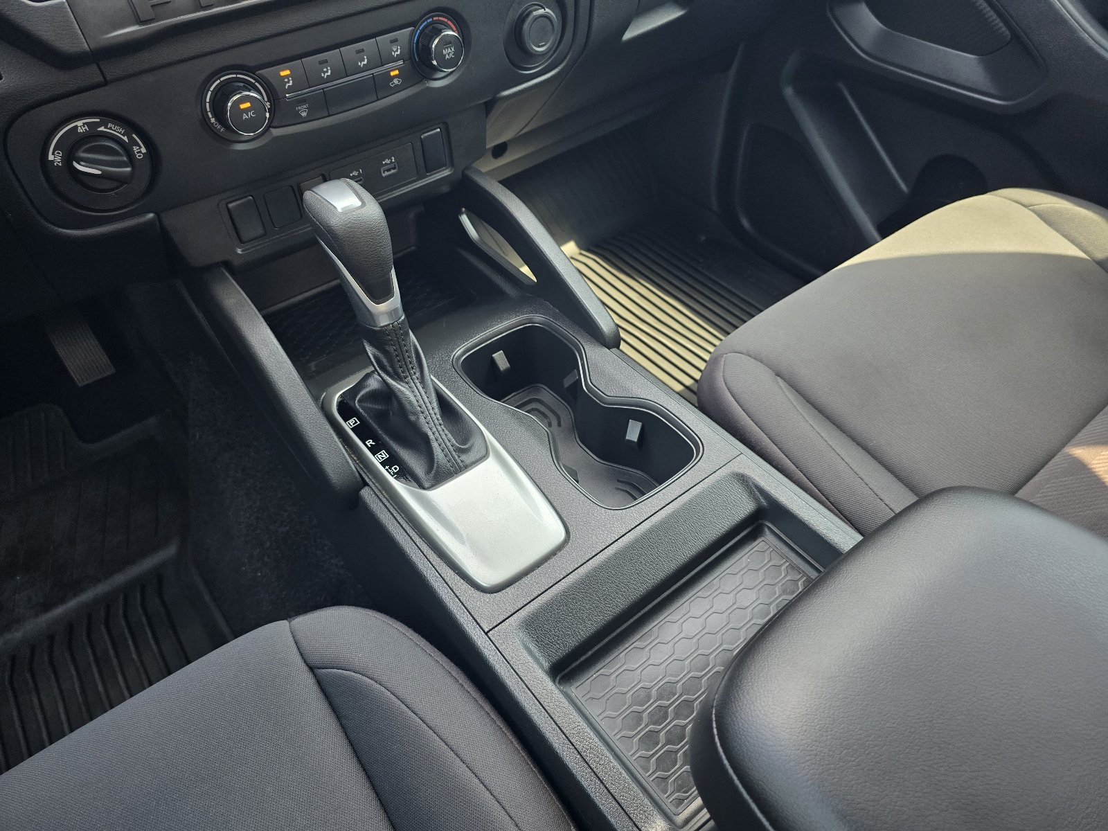 Used 2025 Nissan Frontier S AWD/4WD image 19