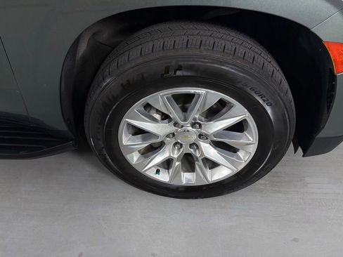 Used 2023 Chevrolet Suburban Premier RWD image 10