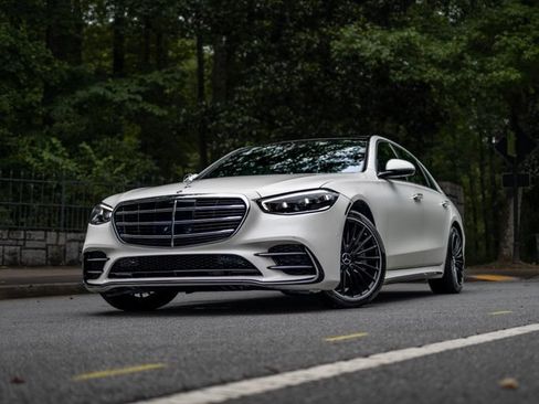 Used 2022 Mercedes-Benz S 500 4MATIC w/ AMG Line Package image 37