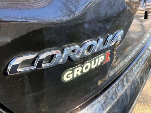 Used 2023 Toyota Corolla SE w/ SE Premium Package image 10