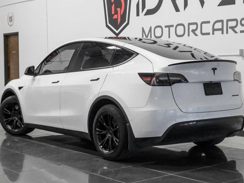 Used 2021 Tesla Model Y Long Range AWD/4WD image 17