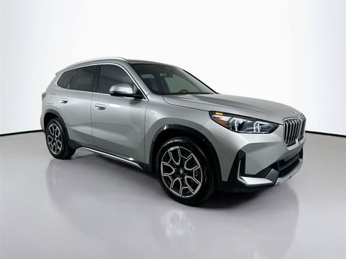 Used 2026 BMW X1 xDrive28i w/ Technology Package AWD/4WD image 3