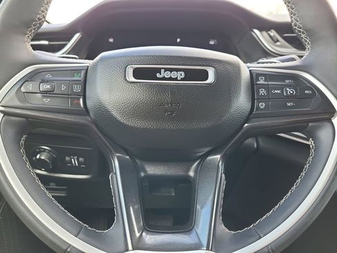 Used 2023 Jeep Grand Cherokee L Laredo AWD/4WD image 18