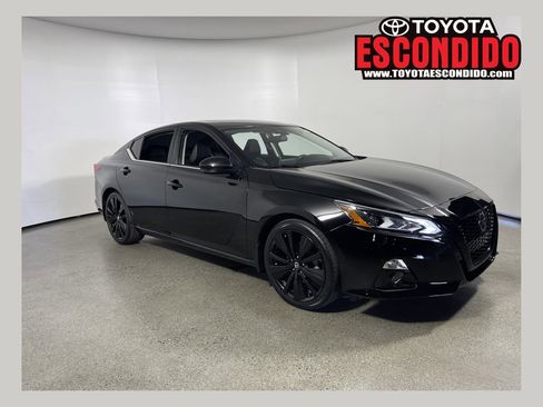 Used 2022 Nissan Altima 2.5 SR w/ Midnight Edition Package image 1