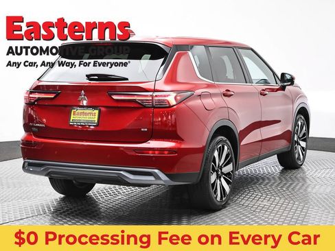 Used 2025 Mitsubishi Outlander SE FWD image 5