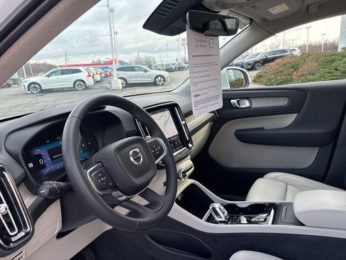 Certified 2023 Volvo XC40 B5 Plus w/ Protection Package AWD/4WD image 20