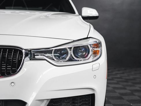 Used 2014 BMW 335i xDrive Sedan AWD/4WD image 10