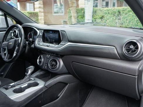 Used 2019 Chevrolet Blazer LT FWD image 38